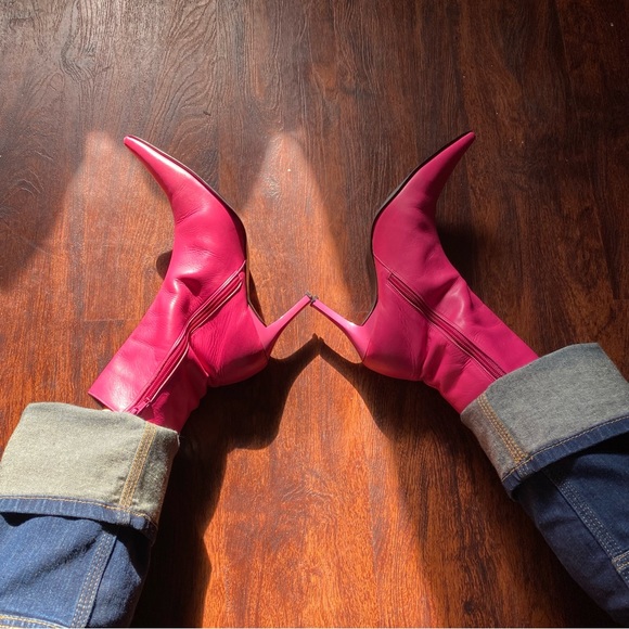 Y2K Hot pink pointed toe ankle boots - Picture 5 of 10